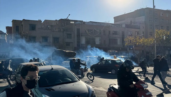 Violent protests against inflation in Iran, 6 people died in clashes