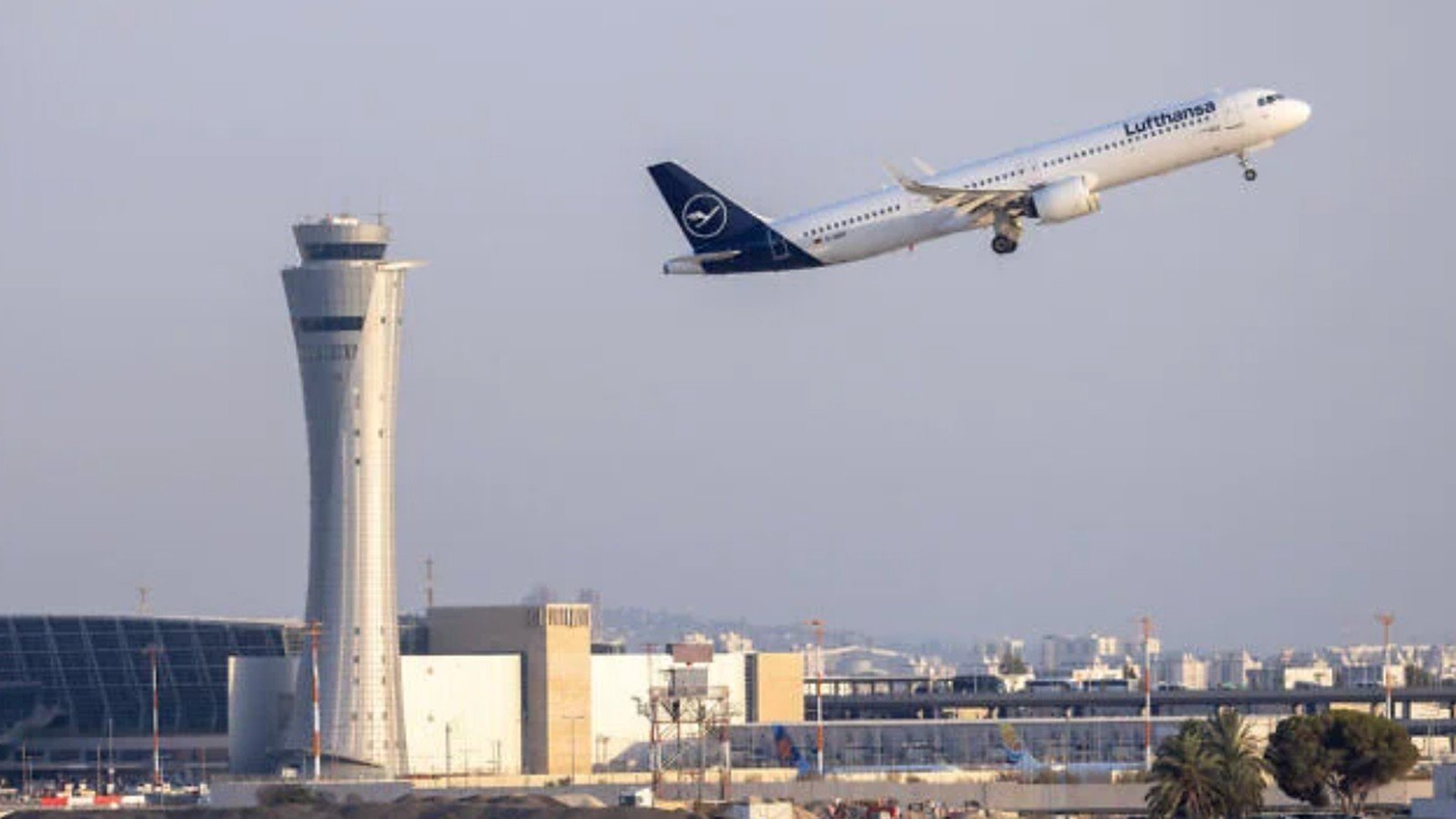 European Airlines Suspend Middle East Flights Amid Rising US-Iran Tensions