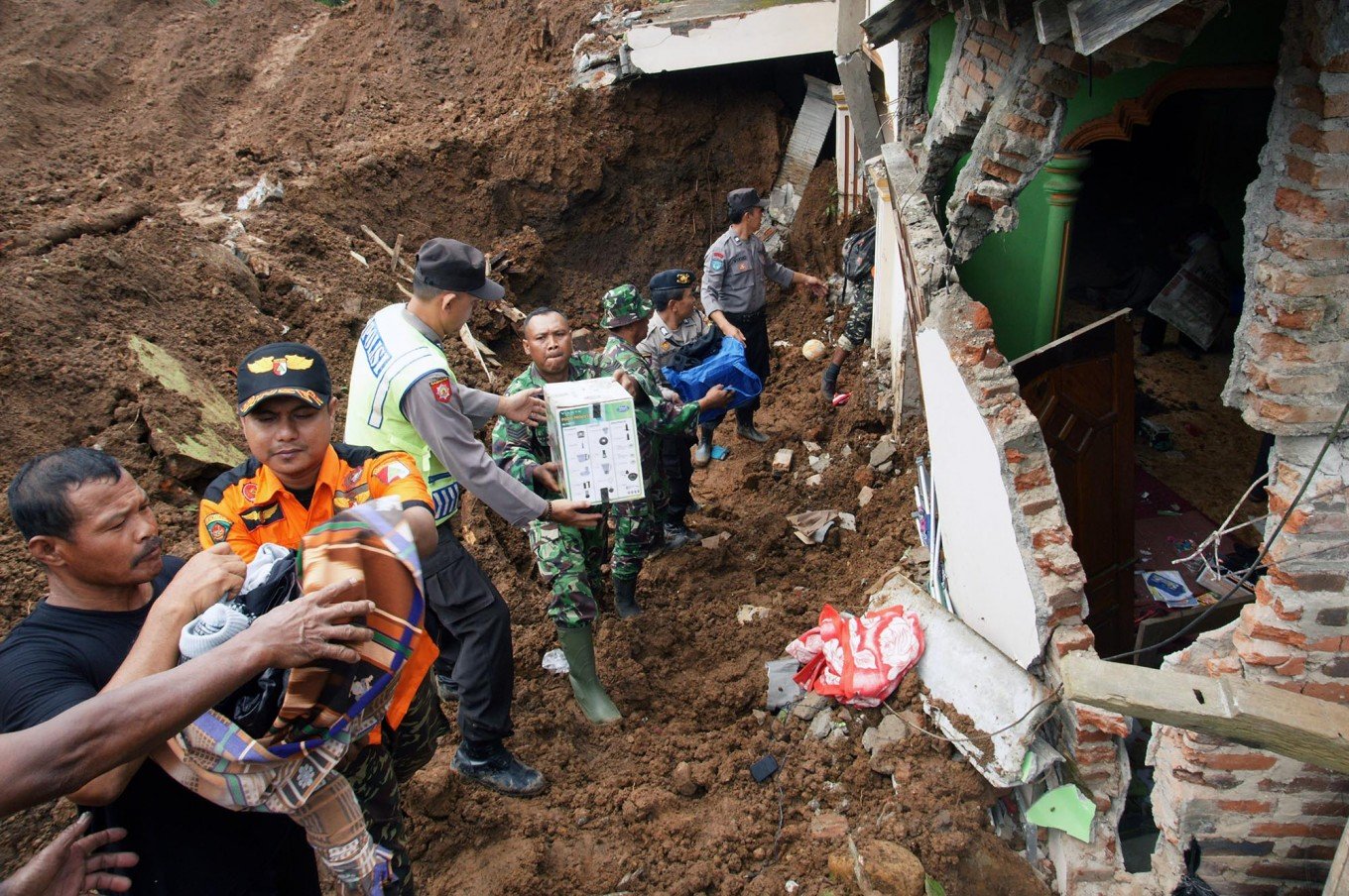 Indonesia Landslide Death Toll Reaches 55 as Search for 25 Missing Enters Seventh Day